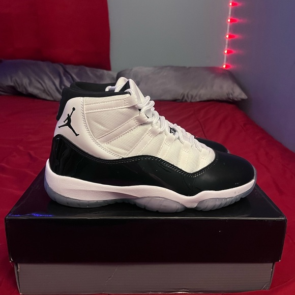 Jordan 11 “Concord”
